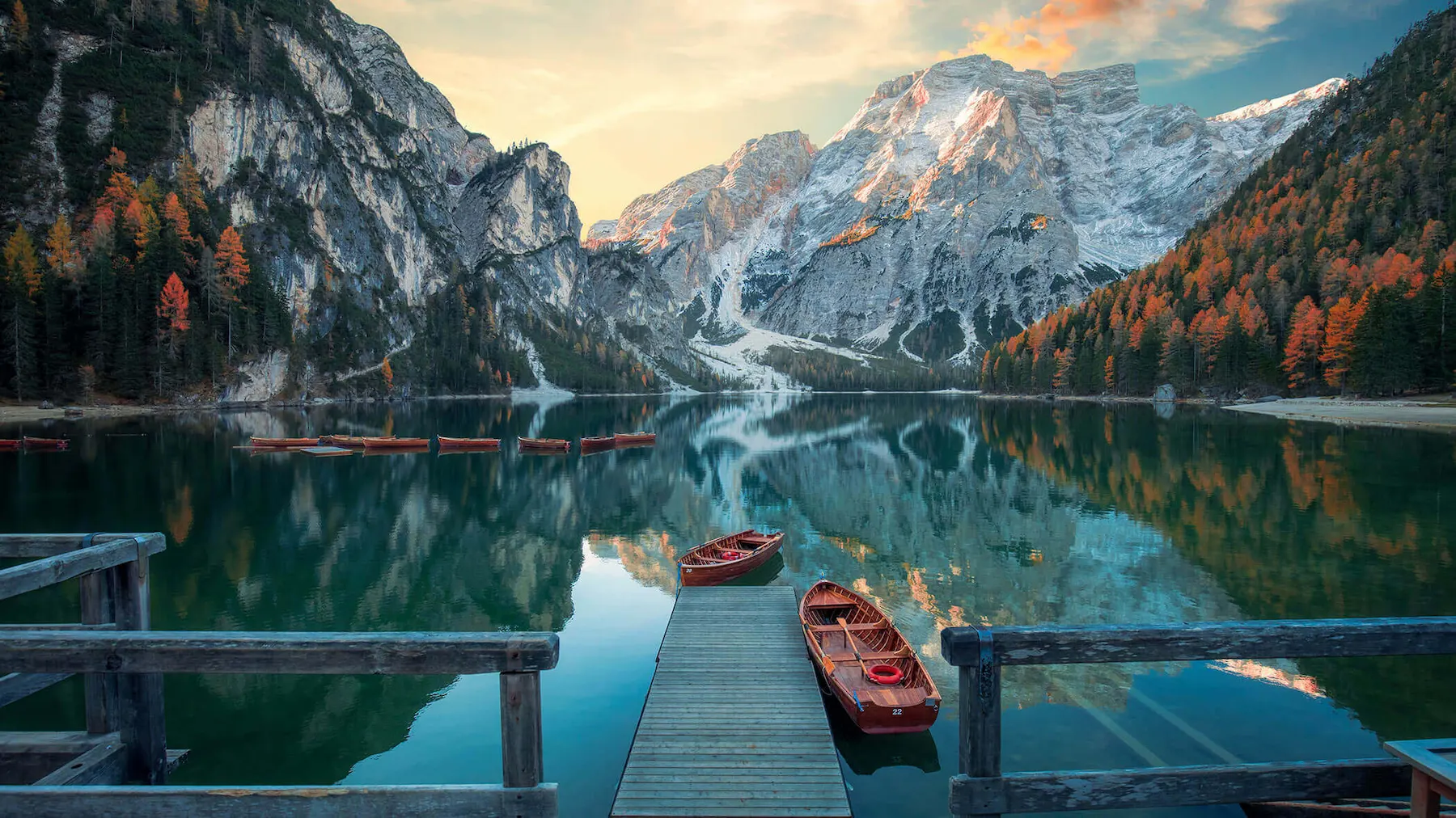 Lago di Braies: Lo Specchio delle Dolomiti che Ruba il Cuore